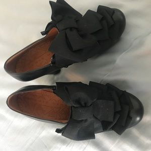 CHIE MIHARA black leather ribbon booties size 8
